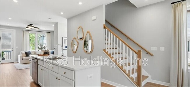 Building Photo - 3738 District Dr