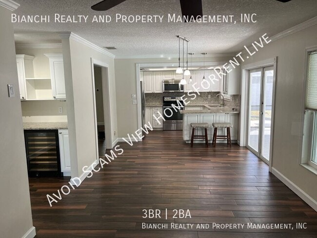 Building Photo - 3017 Sarah Dr