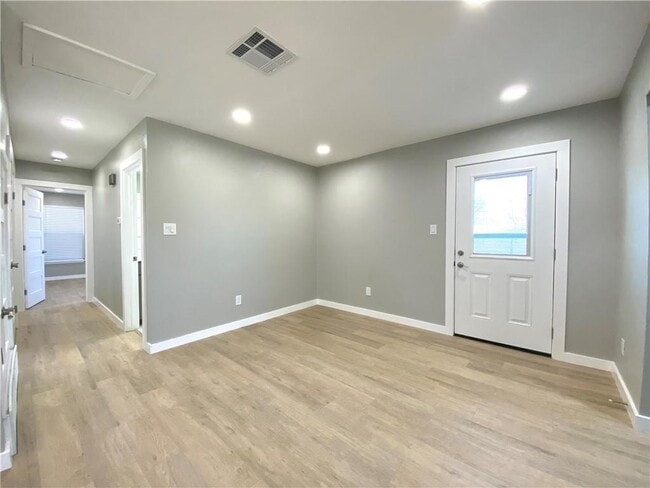 Building Photo - 6920 Bethune Ave