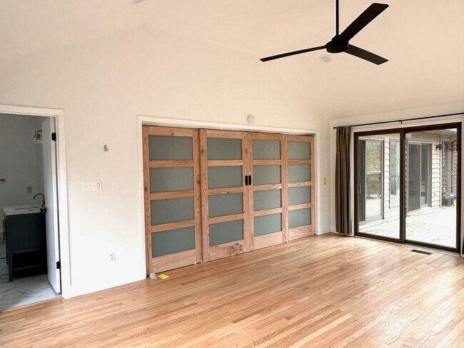 Building Photo - 104 Jerdone Rd