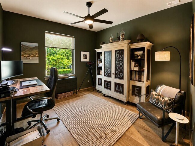 Building Photo - 365 Warbler Dr