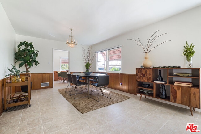 Building Photo - 100 E Kenneth Rd