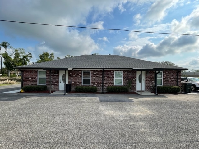 Primary Photo - 10601 E Main St