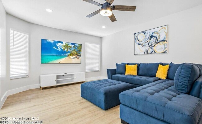 Building Photo - 6765 Angeles Rd