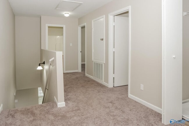 Building Photo - 213 Farmington Dr