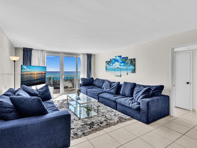 Building Photo - 3140 S Ocean Dr