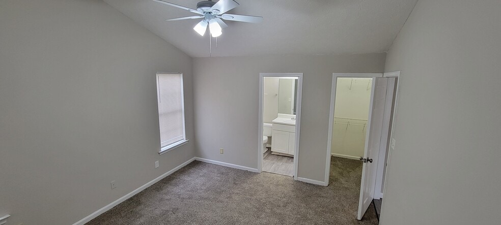 Building Photo - 118 Crystal Brk