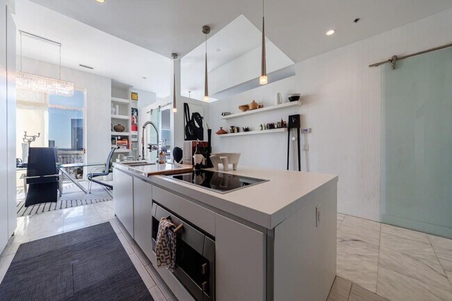 Building Photo - 285 Centennial Olympic Park Dr NW