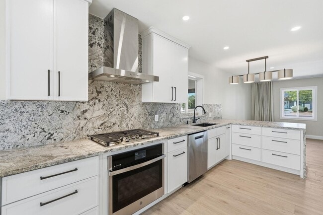 Building Photo - 6819 E Paradise Pkwy