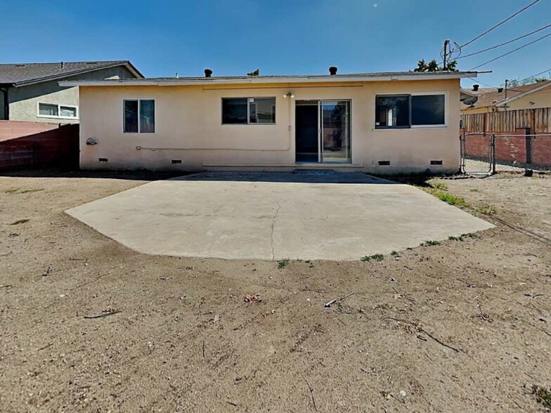 Building Photo - 14249 Minnehaha St