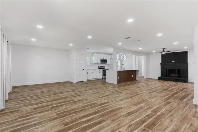 Building Photo - 219 Lakeview Dr