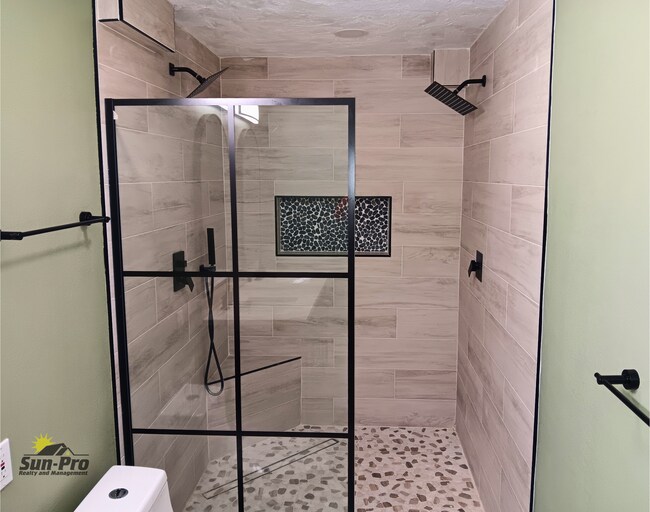 Building Photo - 9 Waterberry Cir