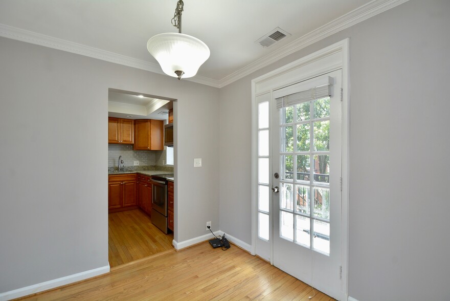 dining area - 4724 29th St S