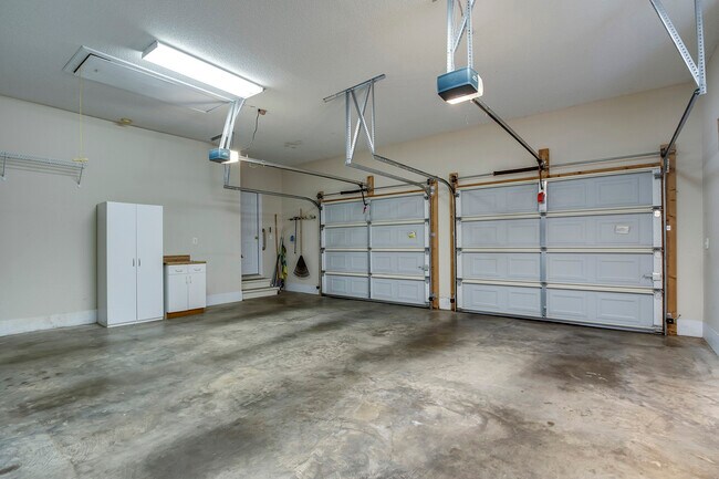 Building Photo - 211 Todaly Cir