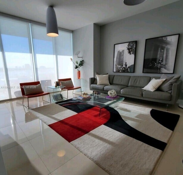 Building Photo - 2020 N Bayshore Dr