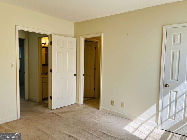 Building Photo - 207 Harwell Ave