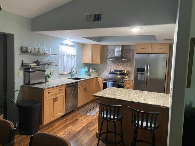 Building Photo - 4990 Houle Pl