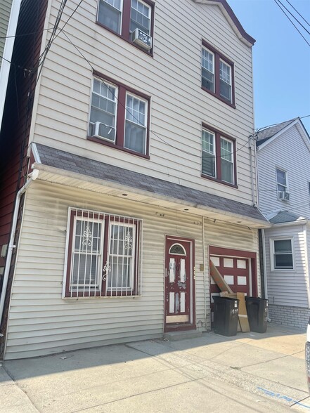 Building Photo - 107 Sherman Ave