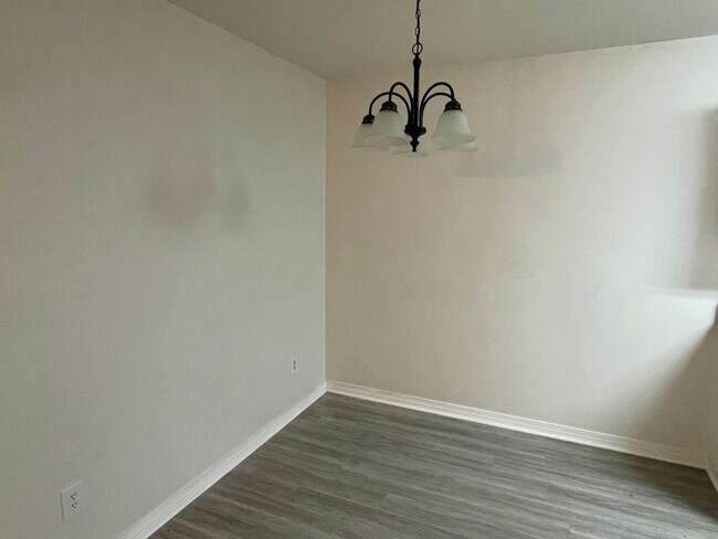 Building Photo - 31 Grand Lido