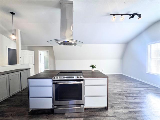 Building Photo - 2913 Hunter St