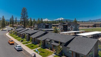 Building Photo - McKenzie Meadows