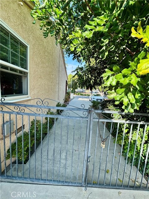 Building Photo - 1808 N Edison Blvd