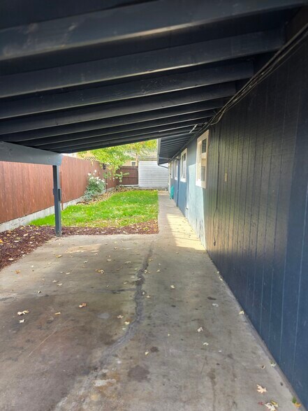 Building Photo - 534 Hamilton St