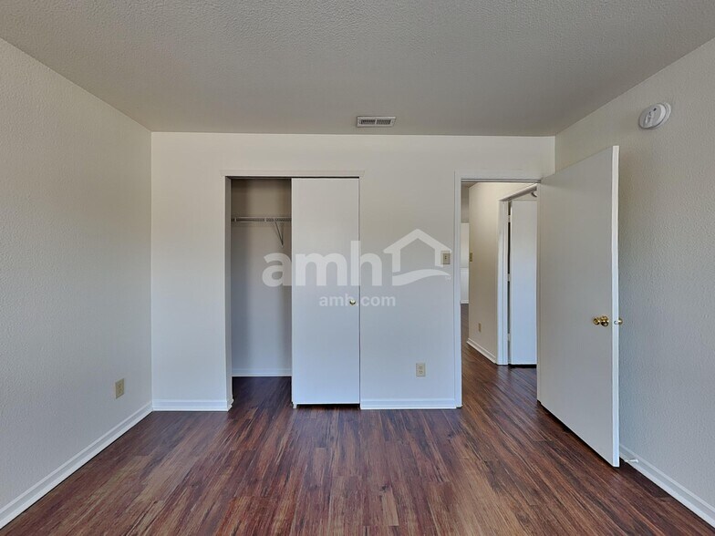 Building Photo - 10155 Cumberland Pointe Blvd