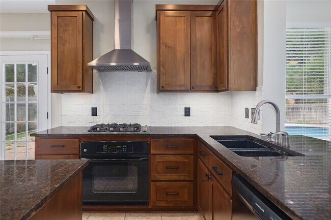 Building Photo - 12520 Sir Christophers Cove