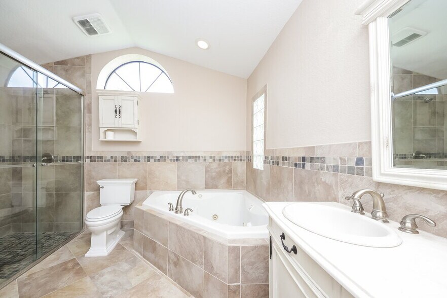 Building Photo - 1633 Liggins Ave