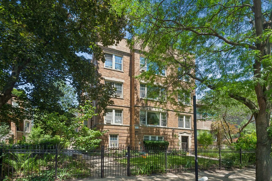 Building Photo - 2018 W Greenleaf Ave