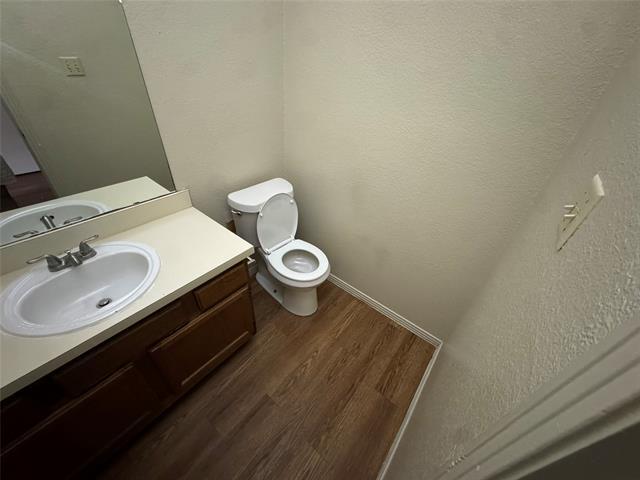 Building Photo - 5837 Shadydell Dr