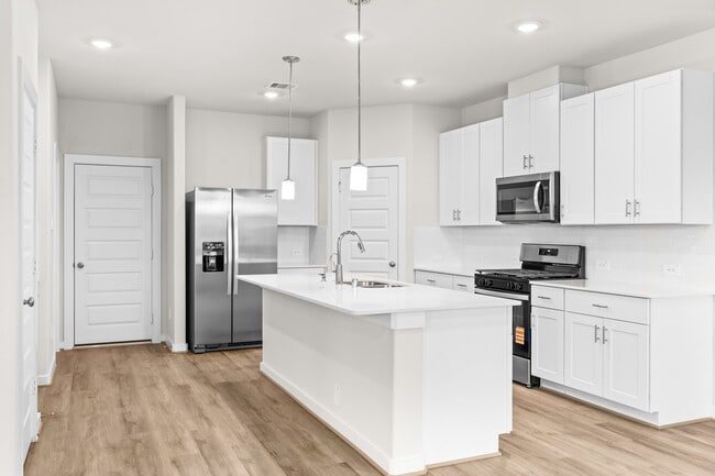 Building Photo - 2213 Bay Breeze Dr