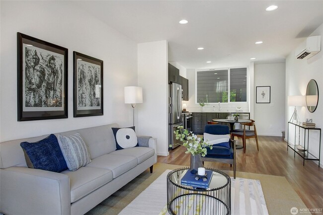 Building Photo - 2Bd/2Ba Seattle Townhouse