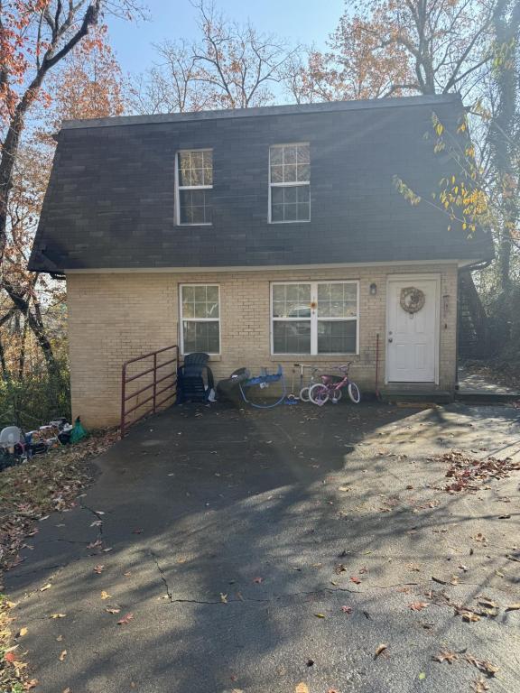 Building Photo - 2030 Ridgeview Dr NW