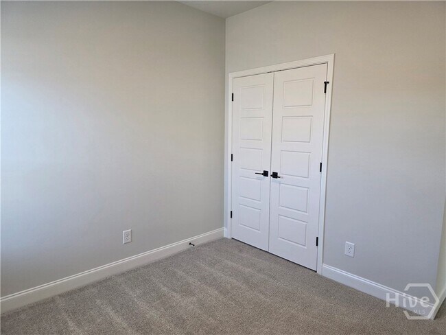 Building Photo - 330 Crosswinds Dr