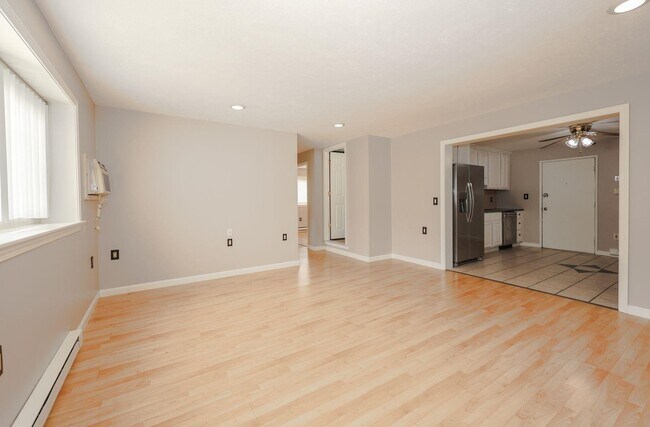 Building Photo - 128 Loudon Rd