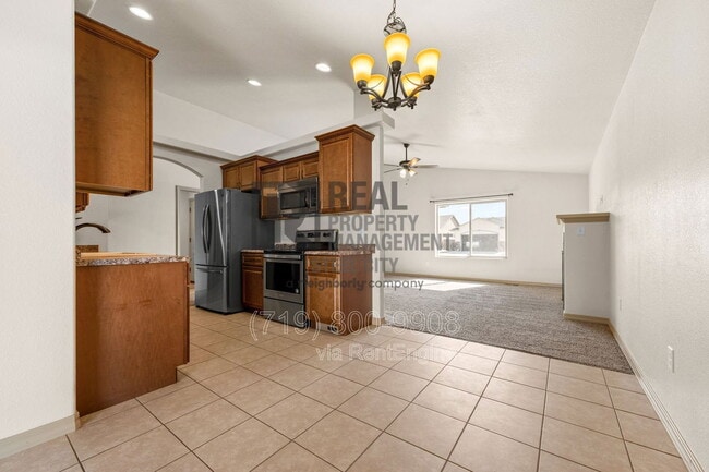 Building Photo - 21 Arrowsmith Dr