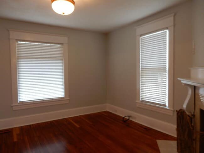 Building Photo - Spacious 3 BR home in Old SW, close to YMC...