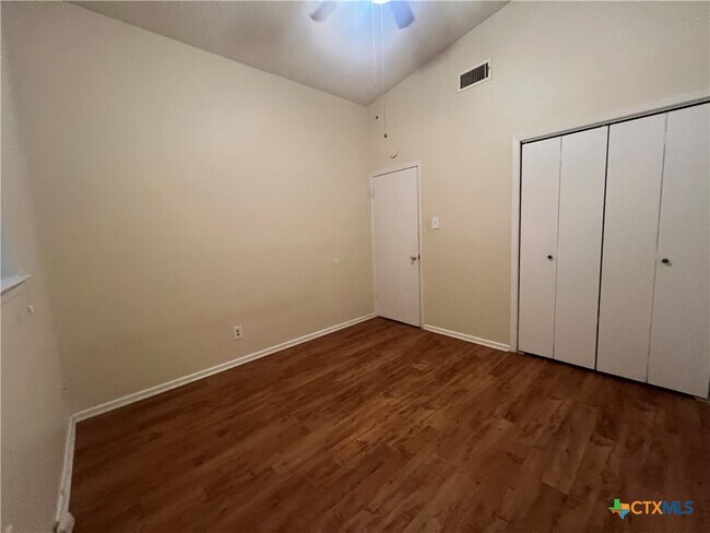 Building Photo - 1524 Shannon Cir