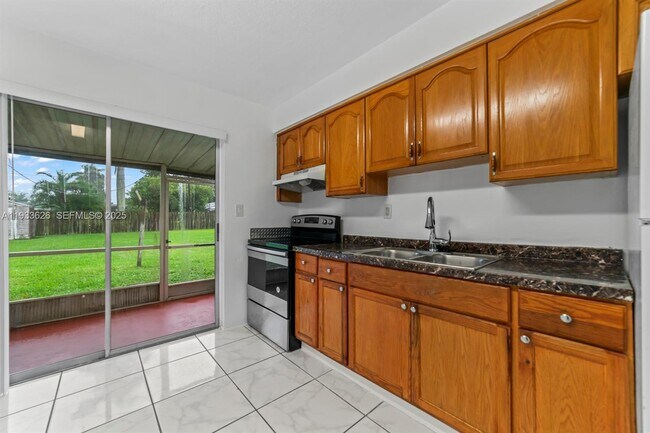 Building Photo - 72 NW 162nd St