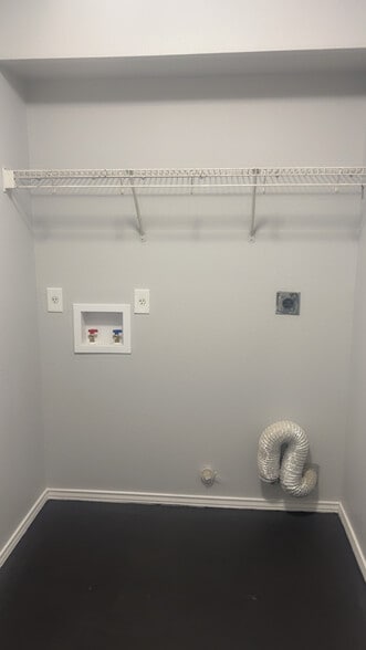 Building Photo - 1028 Doras Dr