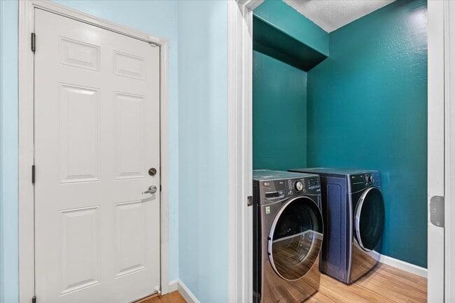 Building Photo - Stallion Springs Home!