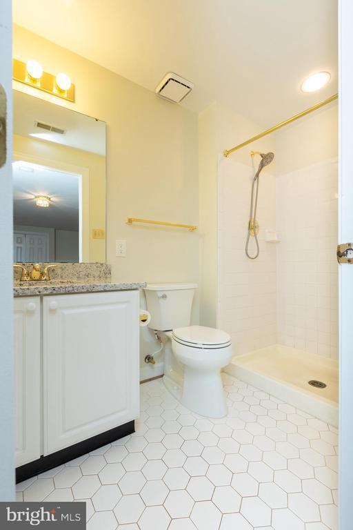 Building Photo - 14209 Floral Park Dr