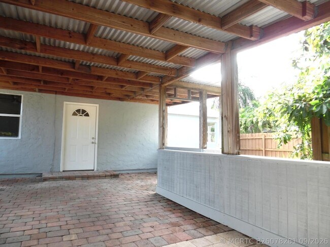 Building Photo - 1205 Mathis St