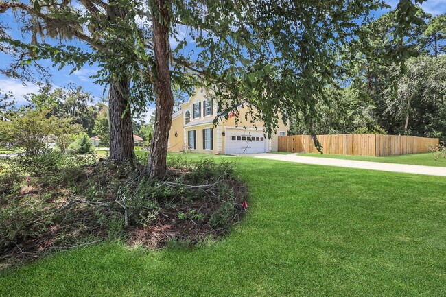 Building Photo - Stunning 4-bed Home in Hinesville With Two...
