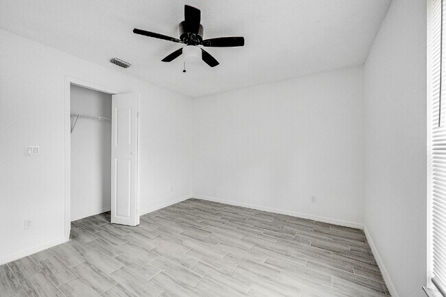 Building Photo - Charming 3-Bed, 2-Bath Home in Palm Bay