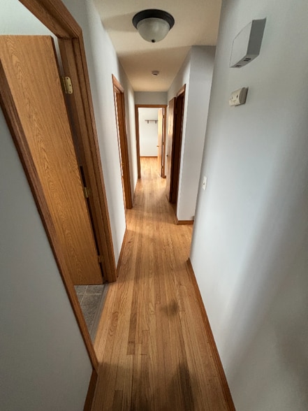 Building Photo - 229 S Kranz Ave