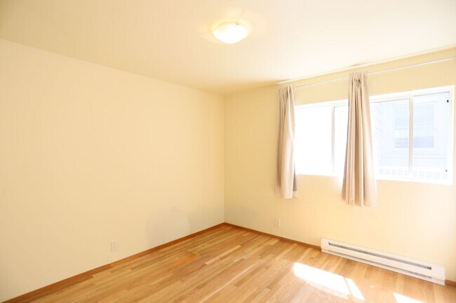 Building Photo - 439 Greenwich St