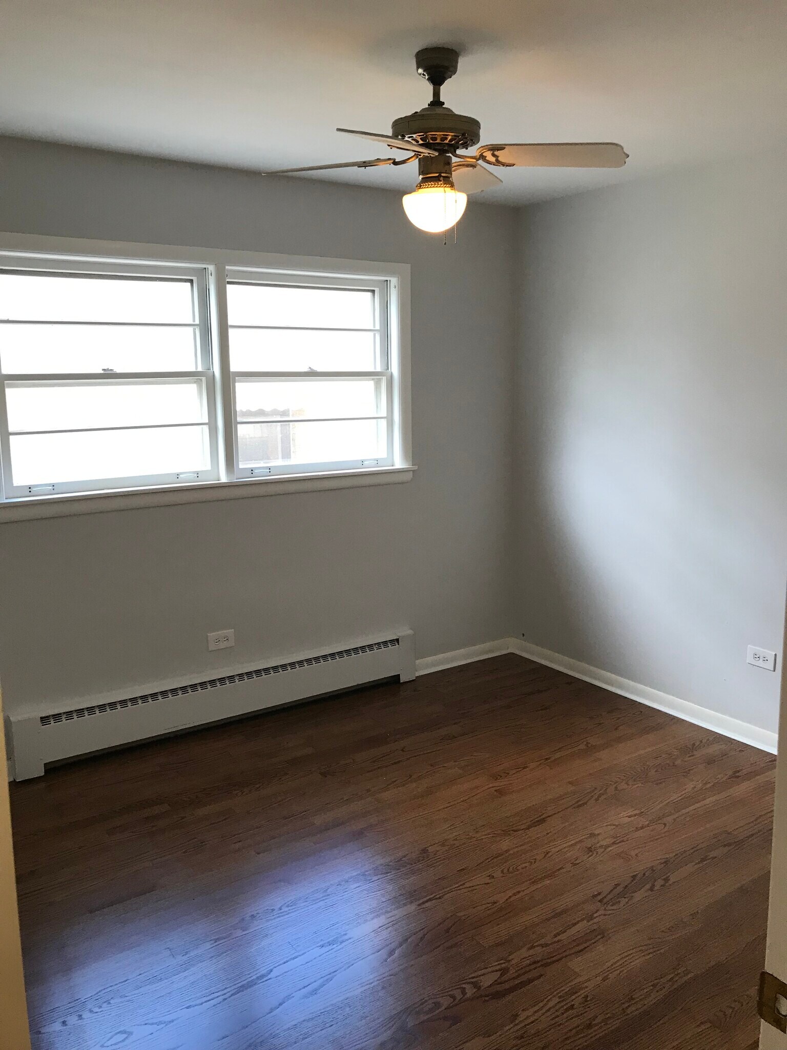 Building Photo - 8022 Oriole Ave